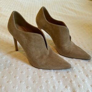 Stuart Weitzman tan suede stilettos.